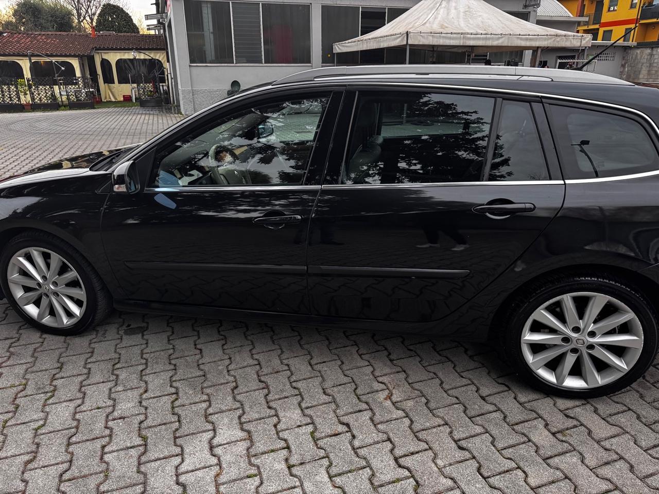 Renault Laguna 2.0 dCi 150CV SporTour Automatica