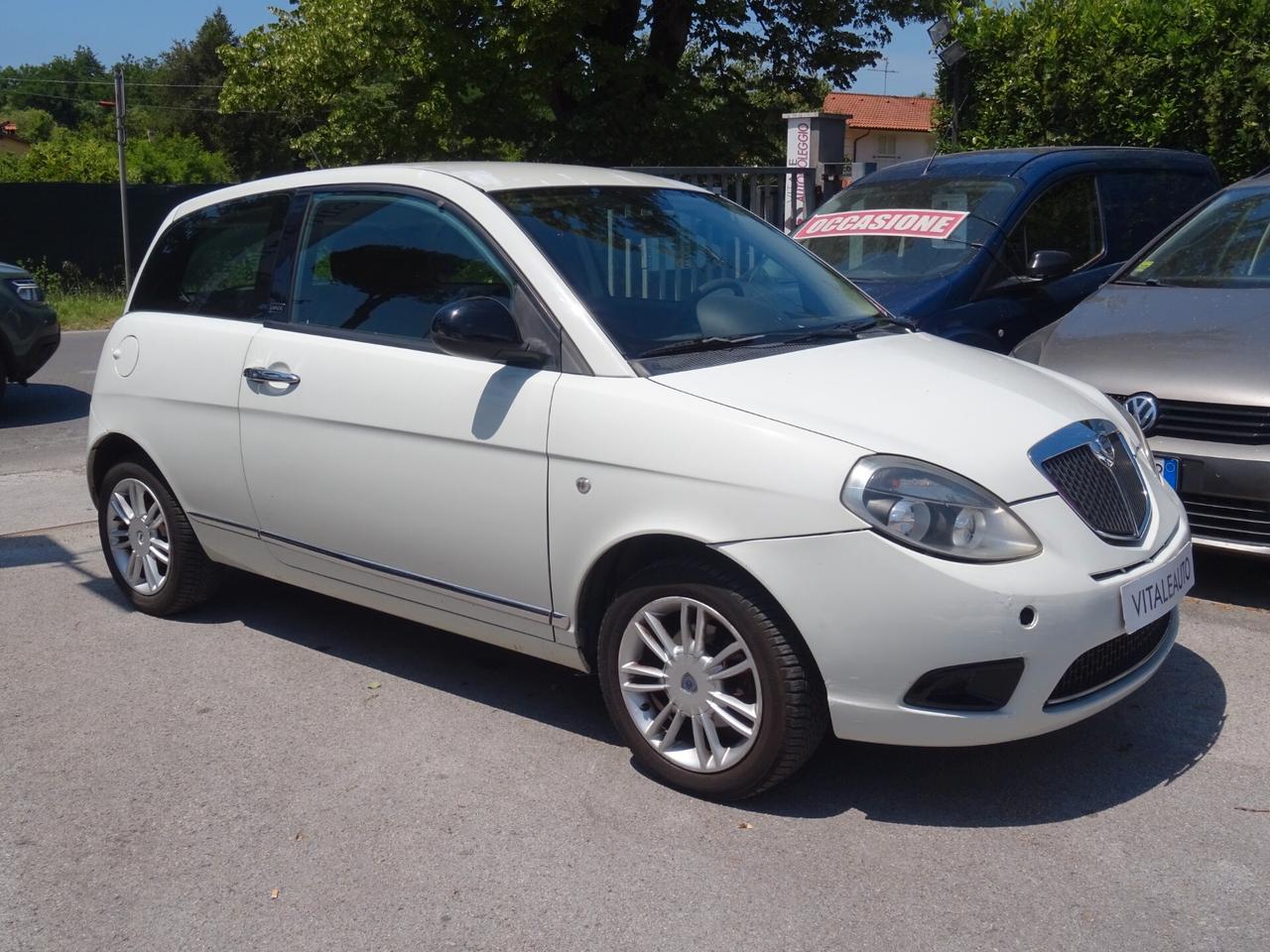 Lancia Ypsilon 1.2 69 CV UNYCA OK NEOPATENTATI