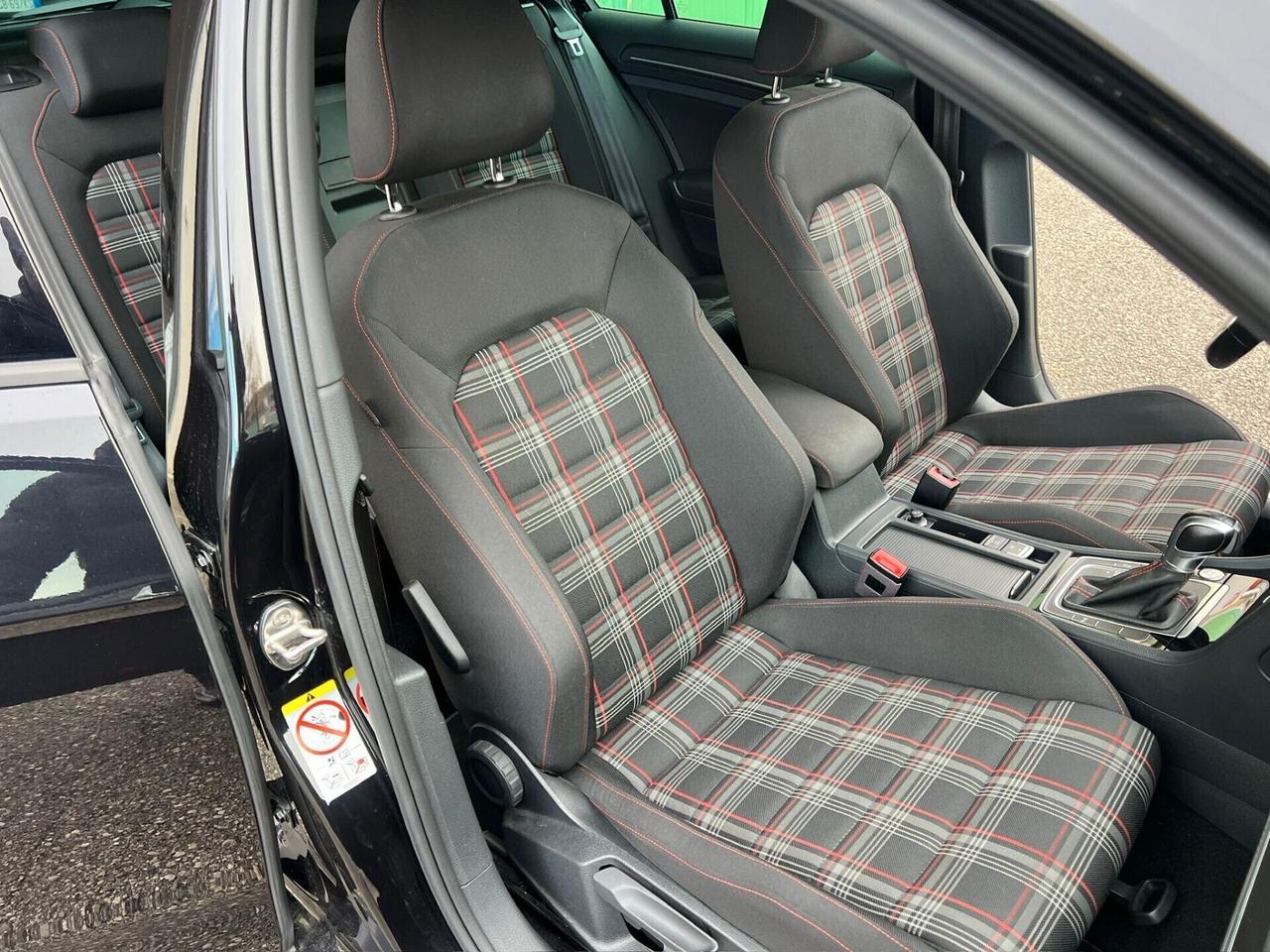 Volkswagen Golf GTI Performance 2.0 230 CV TSI DSG