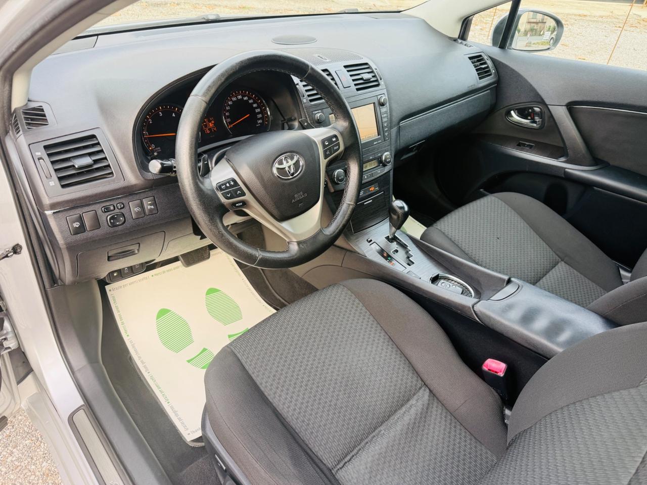 Toyota Avensis 2.2 D-Cat aut. Wagon Executive E5A