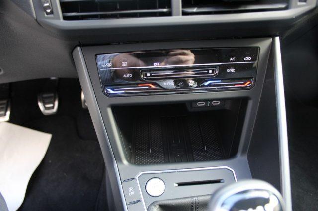 VOLKSWAGEN Taigo 1.0 TSI 115 CV R-Line-KM0 TETTO APRIBILE