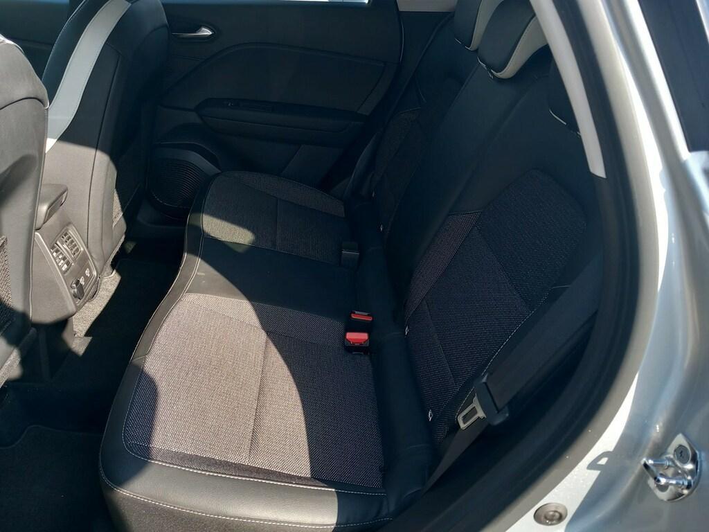 Renault Captur 1.6 E-TECH Hybrid Techno Fast Track Auto