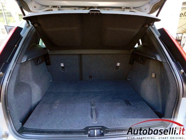 VOLVO XC40 T2 Essential