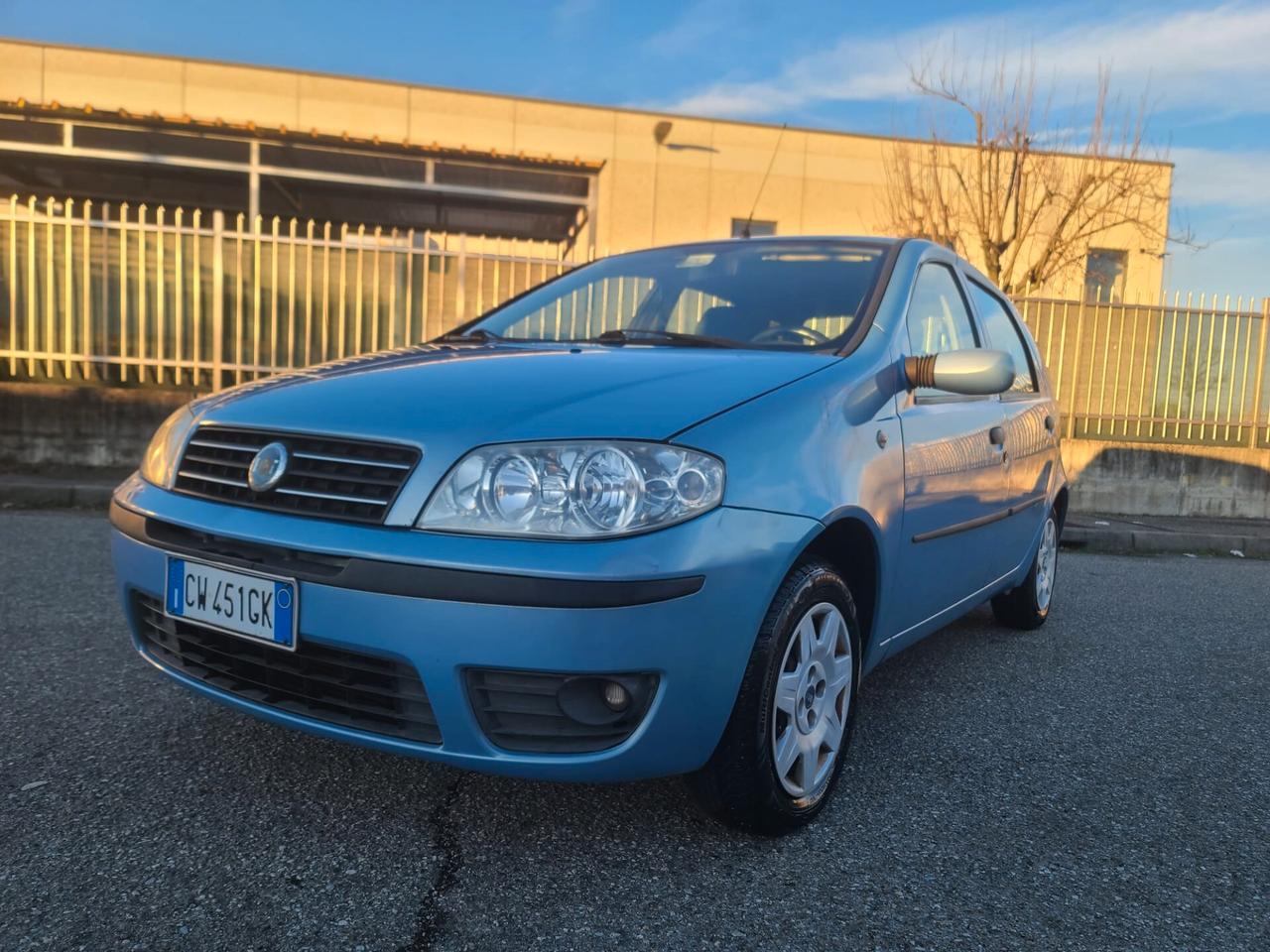 Fiat Punto 1.200 BENZ 5P X NEOPATENTATI