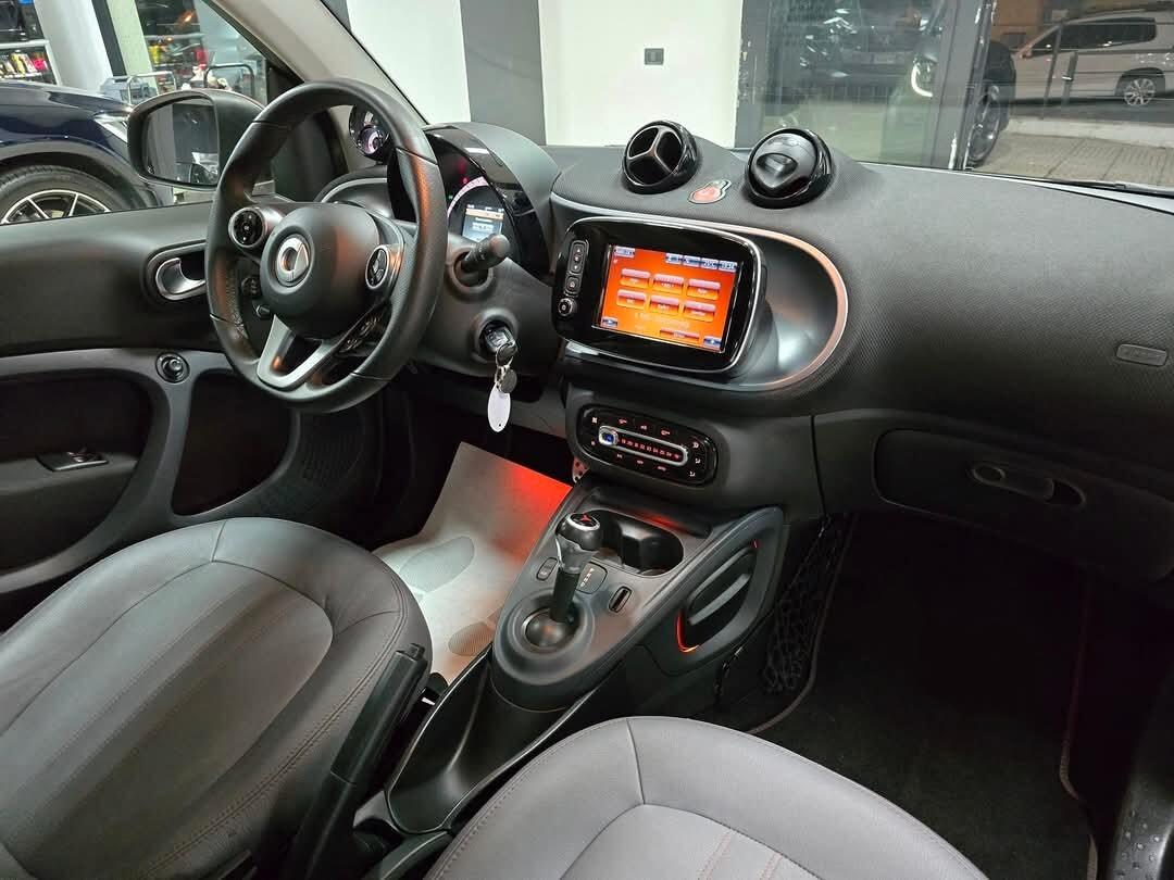 Smart ForTwo EQ Ushuaïa black (91/100)