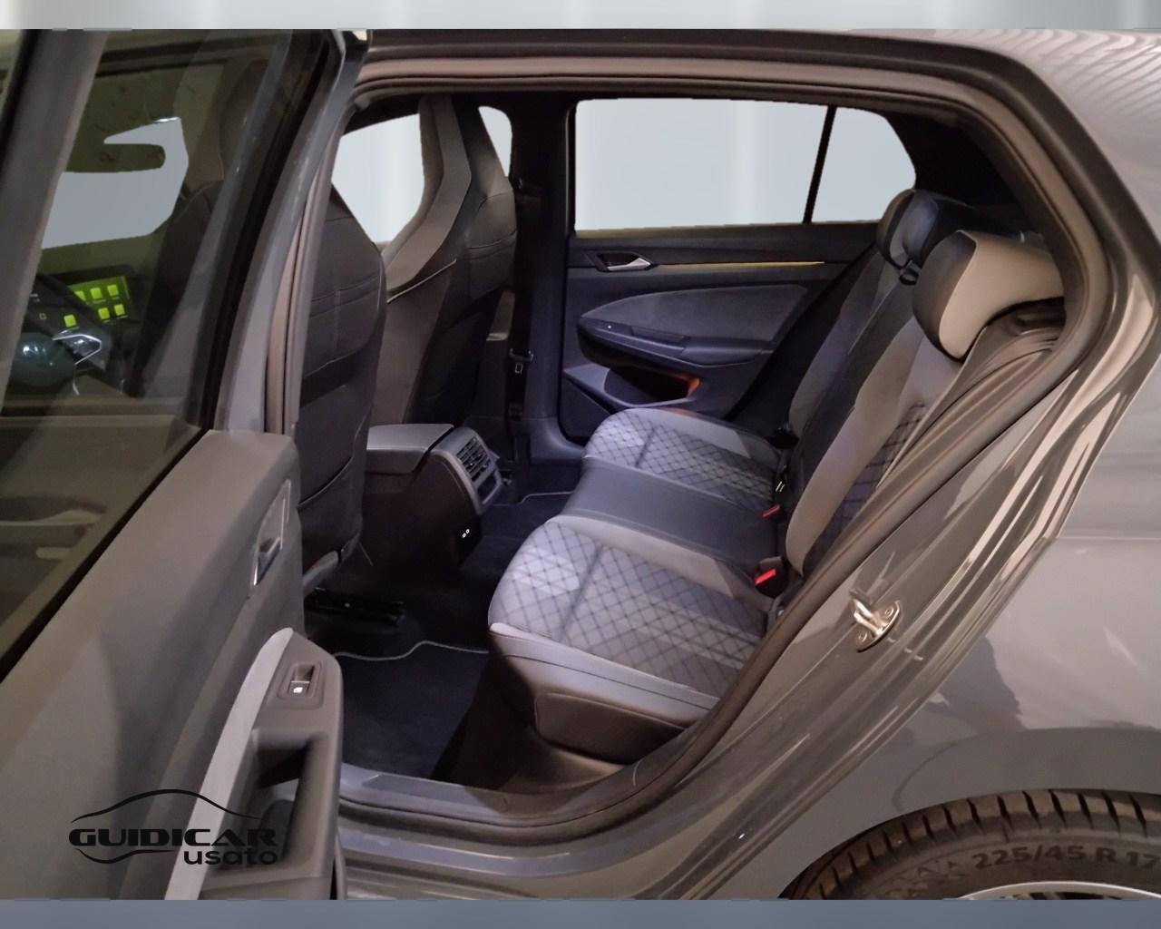 VOLKSWAGEN Golf VIII 2020 - Golf 1.5 etsi evo R-Line 130cv dsg