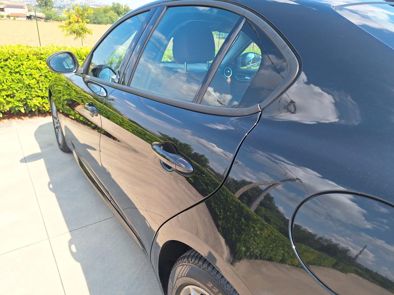 Alfa Romeo GiuliaDa € 236,00 Al mese
