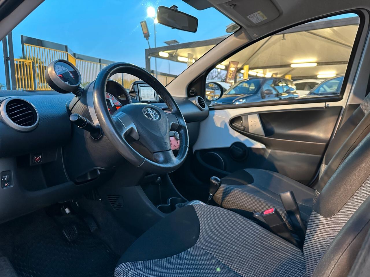 TOYOTA Aygo 1.0 VVT-i 5 porte Lounge Connect M-MT