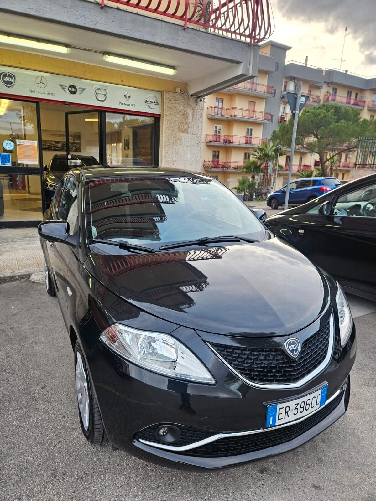 Lancia Ypsilon AUTOMATICA 900 benz 85cv