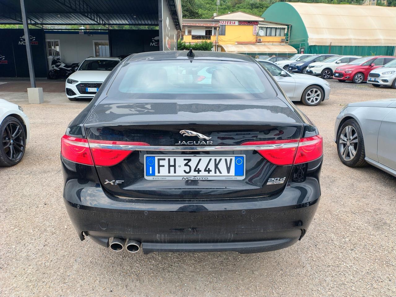 Jaguar XF aut. Portfolio (SOLO PER OPERATORI DEL SETTORE)