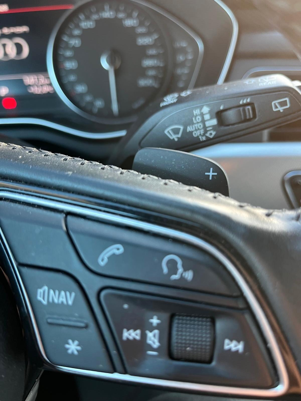 Audi A4 Avant 40 g-tron S tronic Design