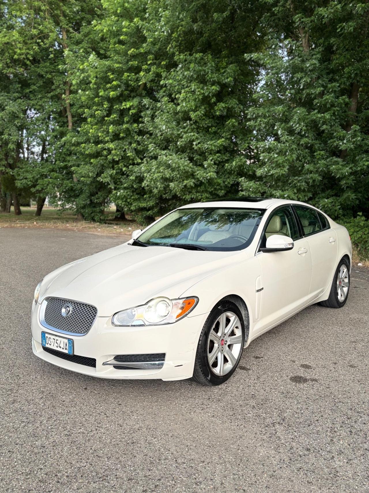 Jaguar XF 2.7D V6 Premium Luxury