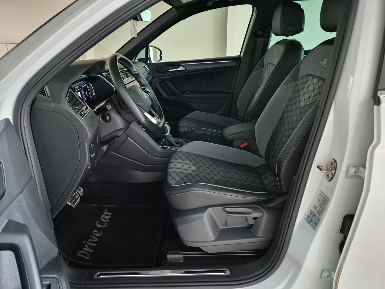 Volkswagen Tiguan 1.5 TSI R-LINE 150CV DSG LED NAVI C.19" APPLE CAR PLAY/ANDROID AUTO AMBIENT LIGHT KEYLESS ACC WIRELESS COCKPIT PRO