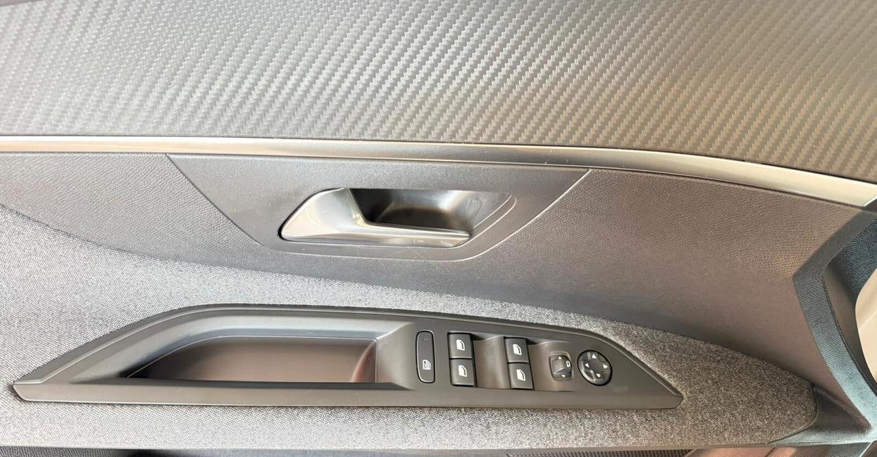 Peugeot 3008 BlueHDi 130 S&S Business