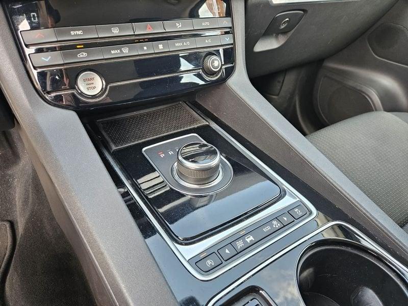 Jaguar F-Pace 2.0d 180cv AWD Autom. Portfolio