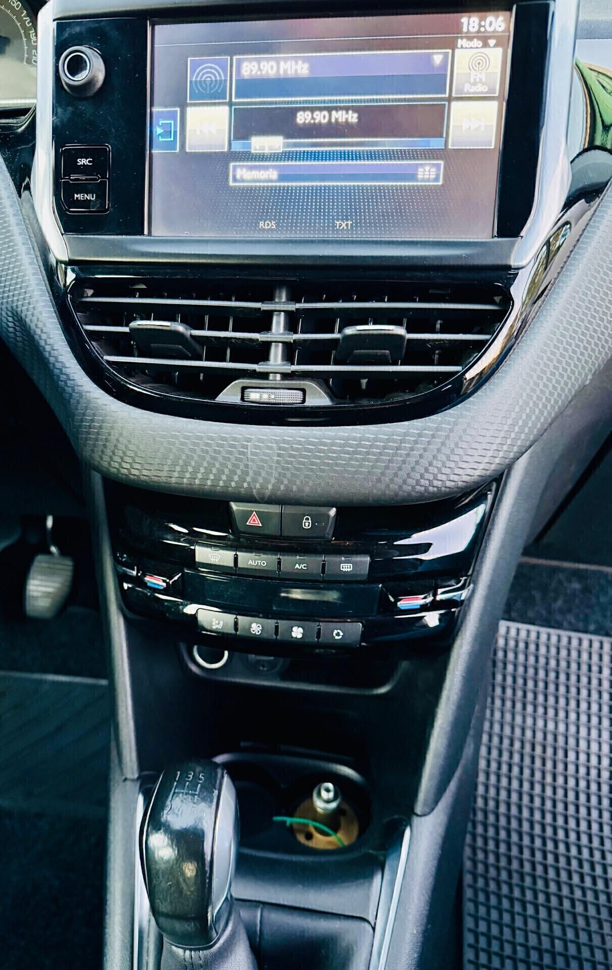 Peugeot 208 PureTech 82 5 porte Allure Ok Neopatentati