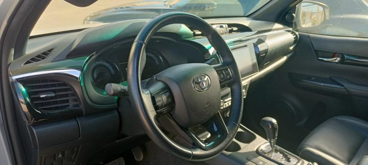 Toyota Hilux 2.4D D.Cab. Executive auto