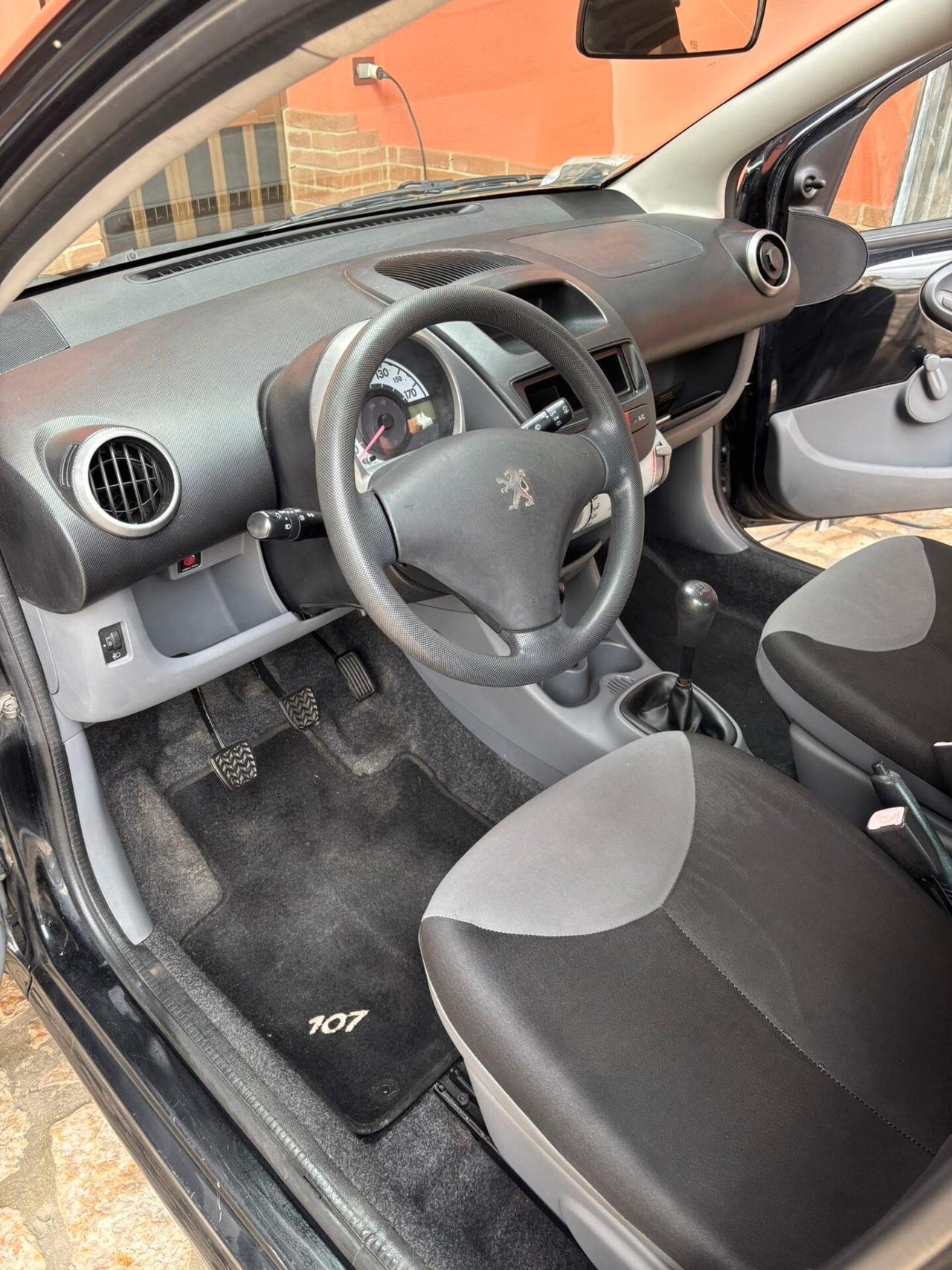 Peugeot 107 1.0 68CV 5p. Plaisir