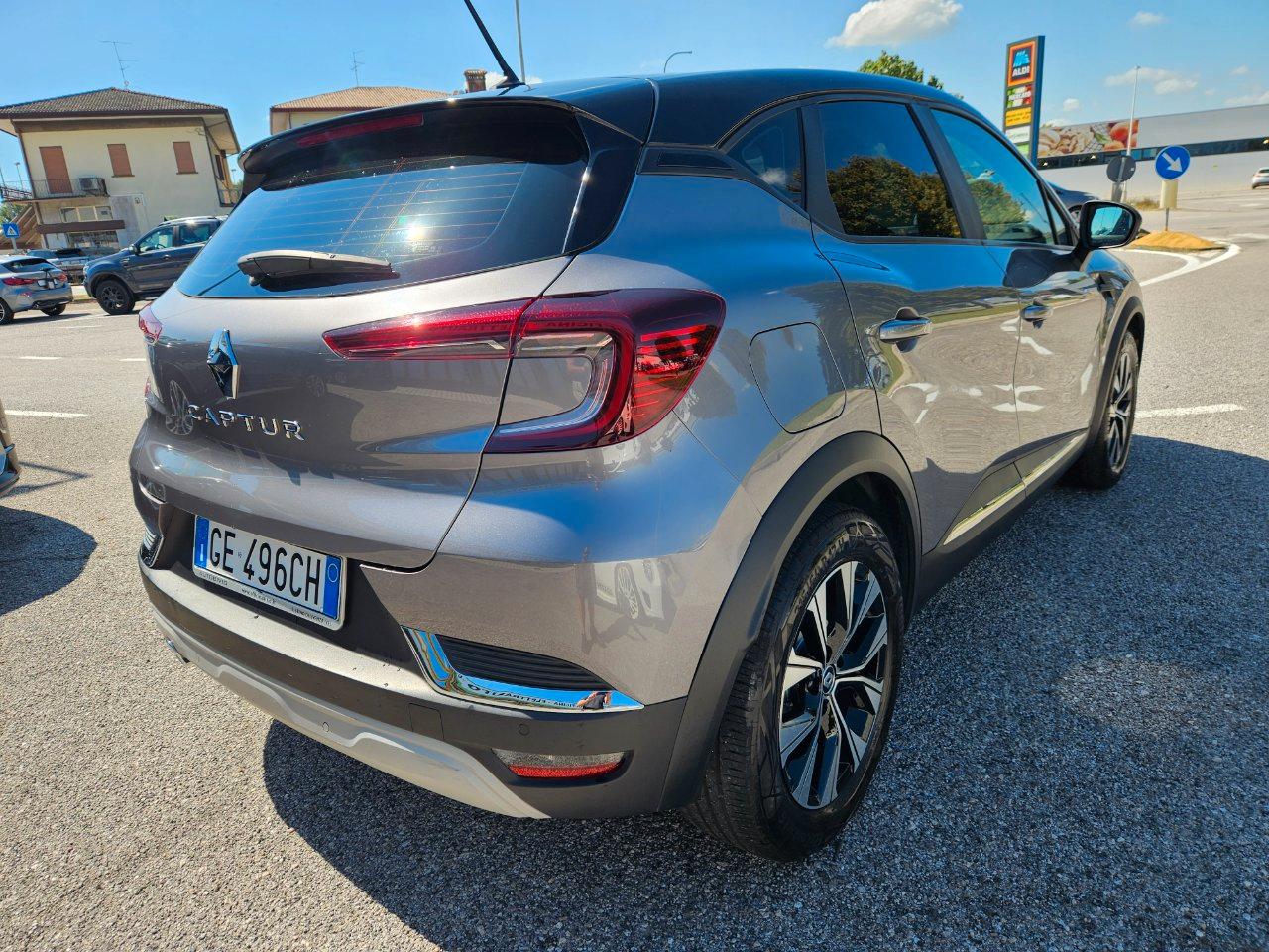 Renault Captur 1.5 blue dci Initiale Paris 115cv edc
