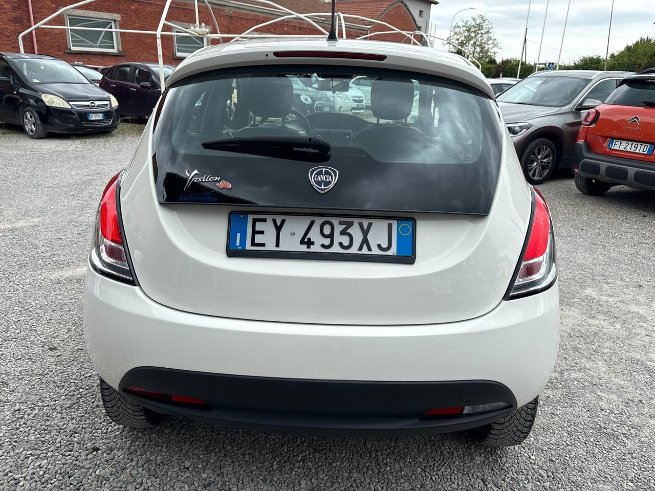 Lancia Ypsilon 0.9 TwinAir 85 CV Metano