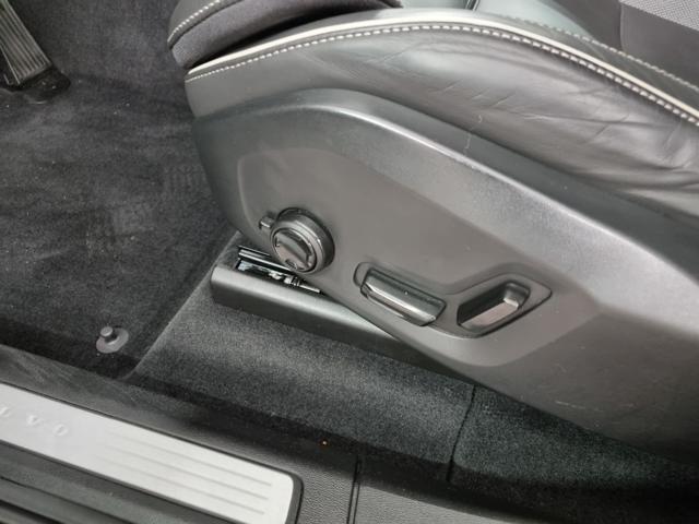 VOLVO XC60 B4 automatico Plus Dark