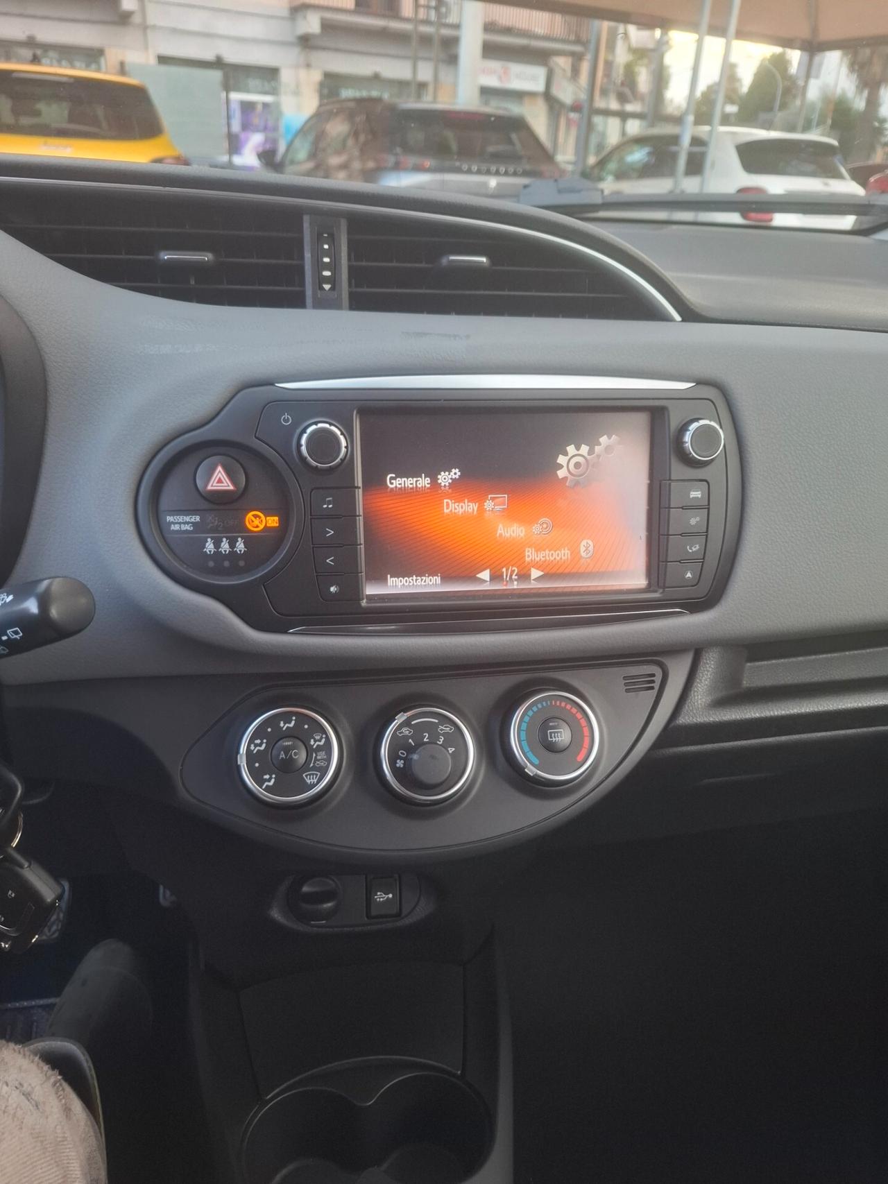 Toyota Yaris - 1.0 VVT-i Lounge Camera