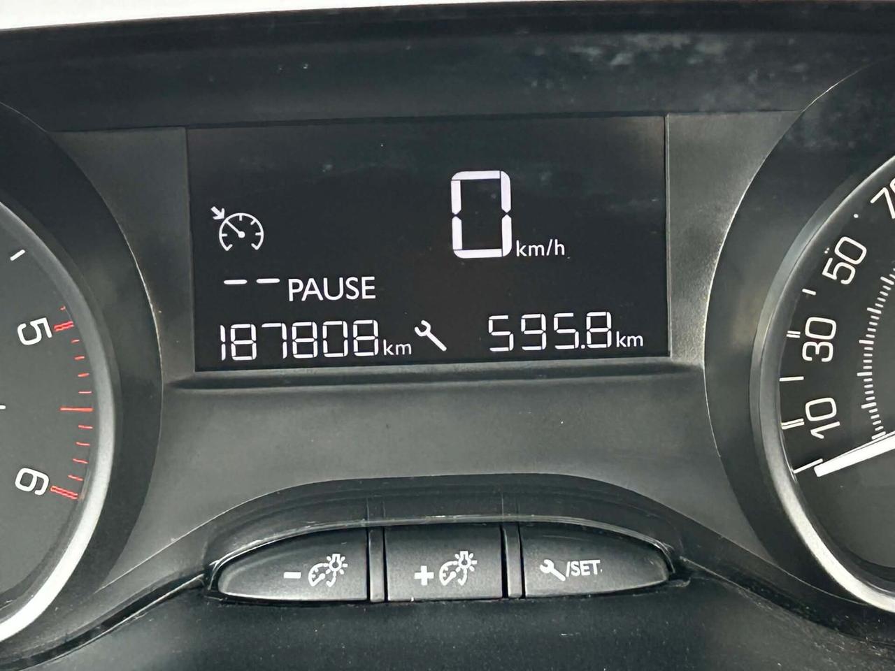 Peugeot 208 BlueHDi 75 5 porte EURO 6 NEOPATENTATI