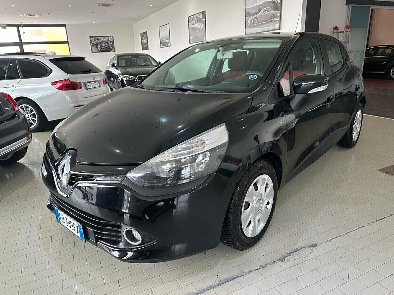 Renault Clio 1.2 75CV 5 porte METANO