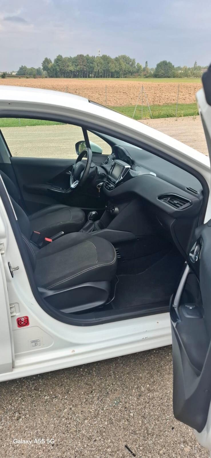 Peugeot 208 PureTech 82 5p. GPL Allure