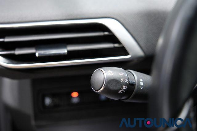 PEUGEOT 3008 HYBRID 300 E-EAT8 ALLURE PACK FULL LED