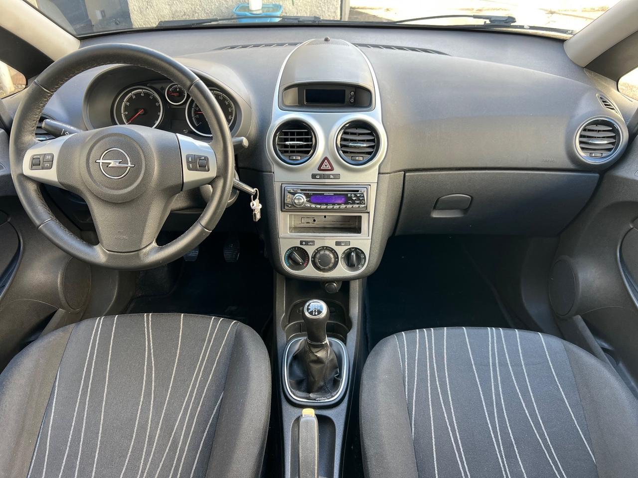 Opel Corsa 1.2 5 porte