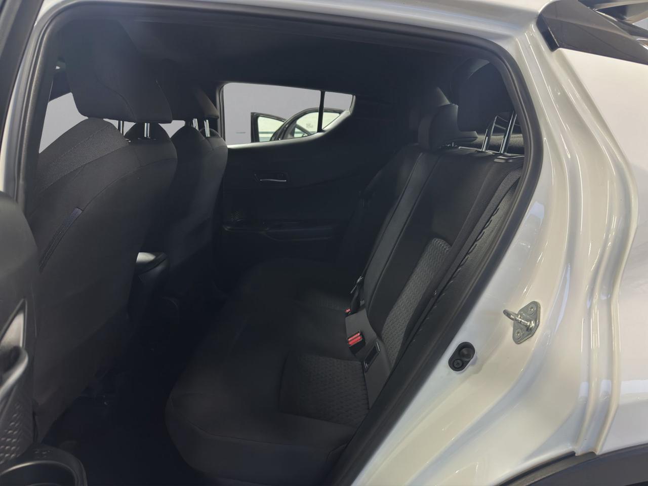 Toyota C-HR 1.8h Active e-cvt