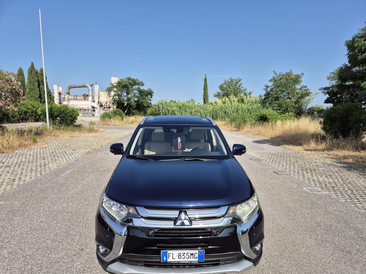 Mitsubishi Outlander 4WD 7 posti