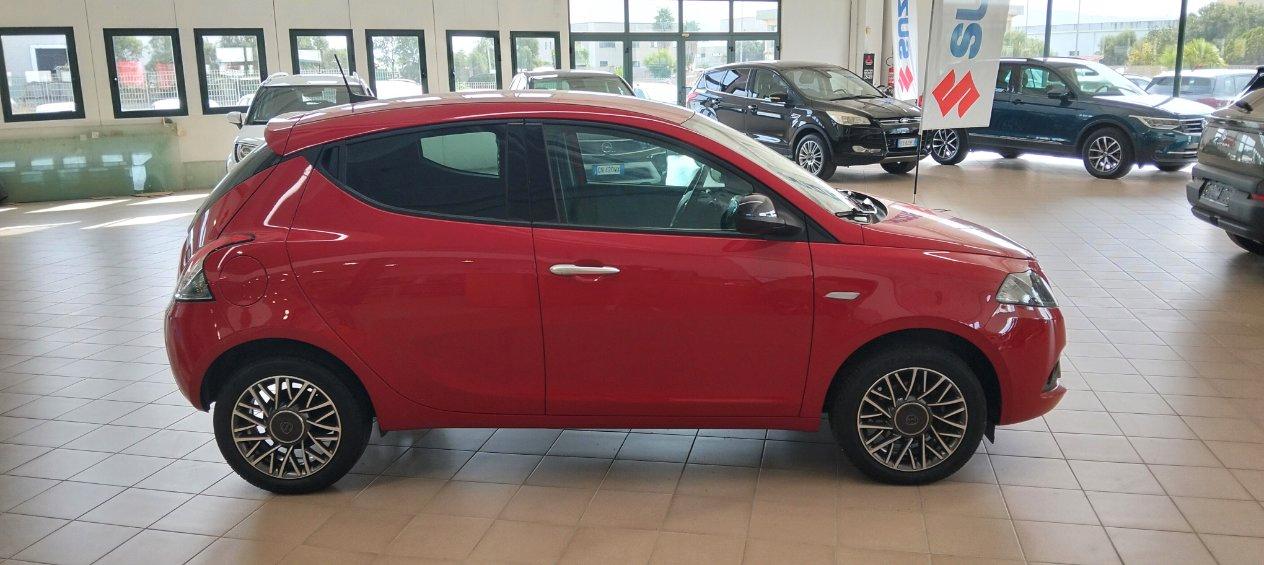 Lancia Ypsilon 1.0 firefly hybrid Gold s&s 70cv 5p.ti