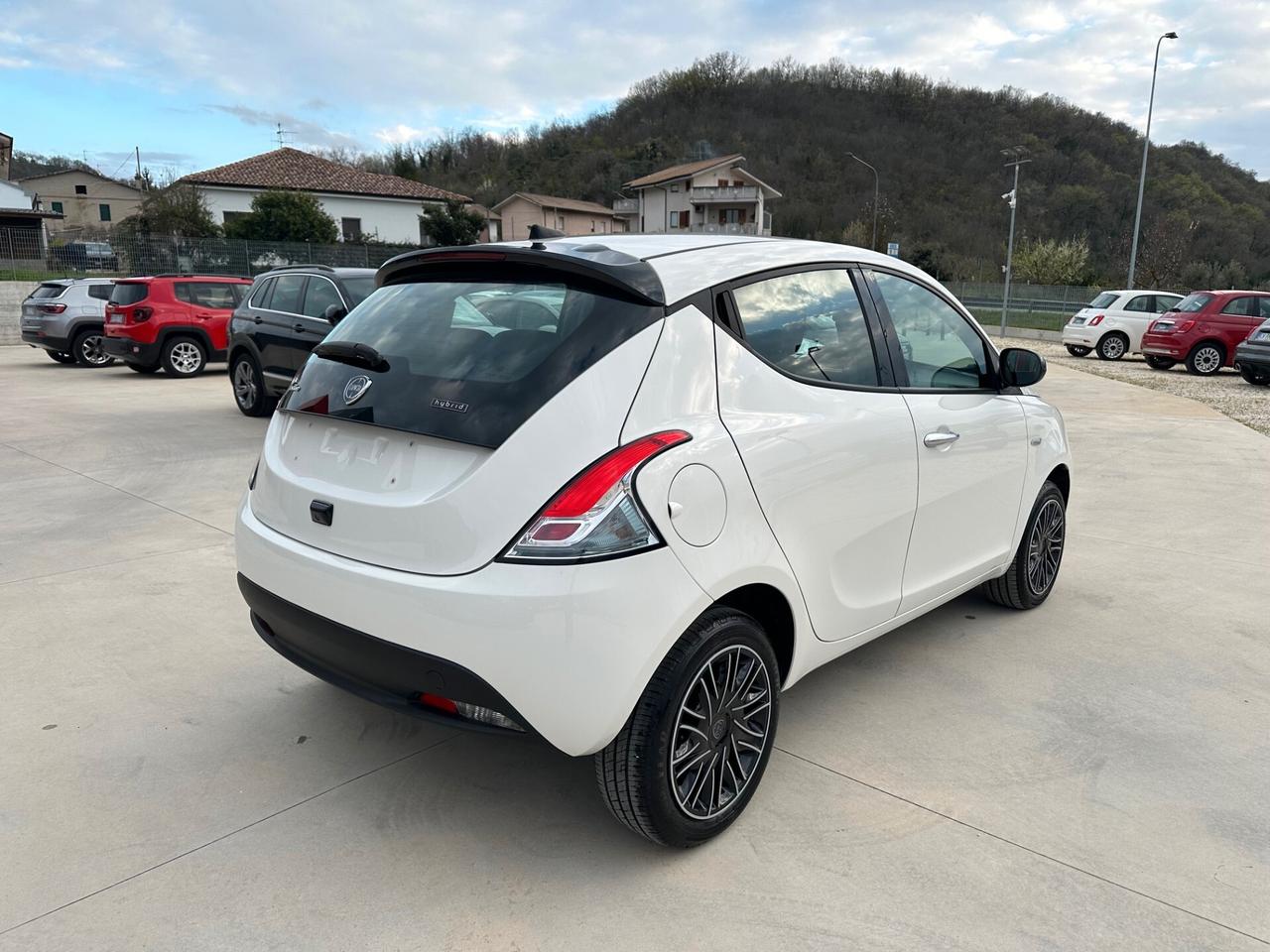 Lancia Ypsilon 1.0 70CV GOLD + TELECAMERA 1.000KM