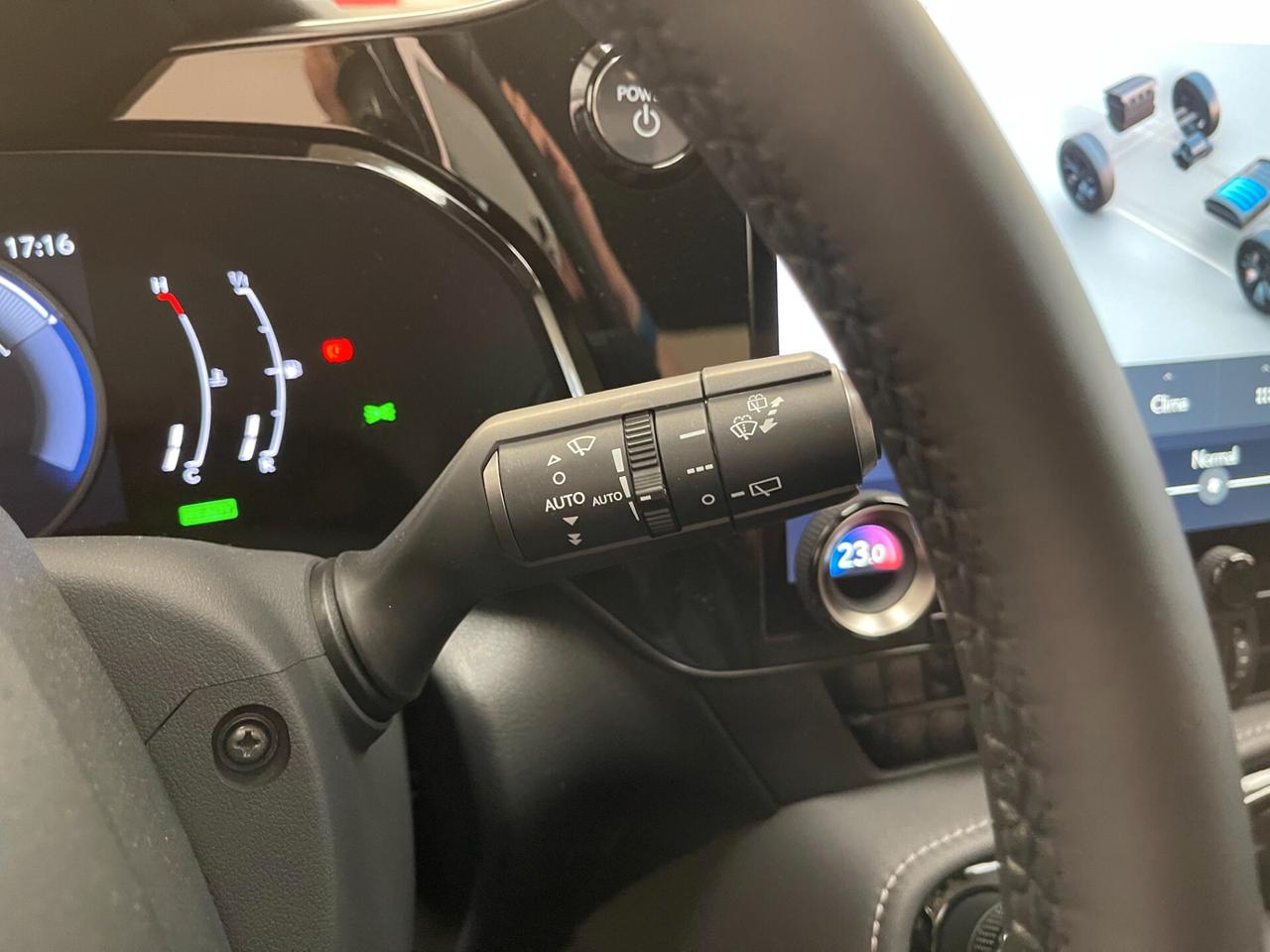 Lexus NX 350h Premium + 2.5 Hybrid 4wd 200cv e-cvt-LEGGI SOTTO
