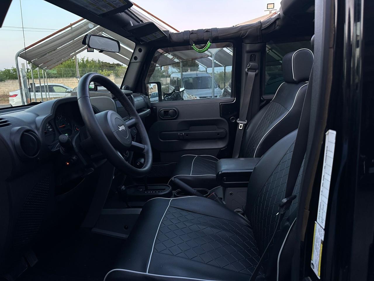 Jeep Wrangler Unlimited 2.8 Auto Sahara Hard-Top