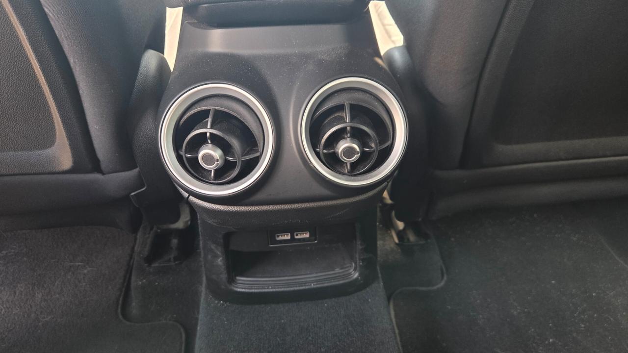 Alfa Romeo Stelvio 2.2 Turbodiesel 190 CV AT8 Q4 Business