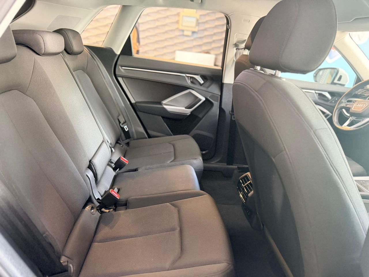 AUDI Q3 35 TDI S TRONIC BUSINESS