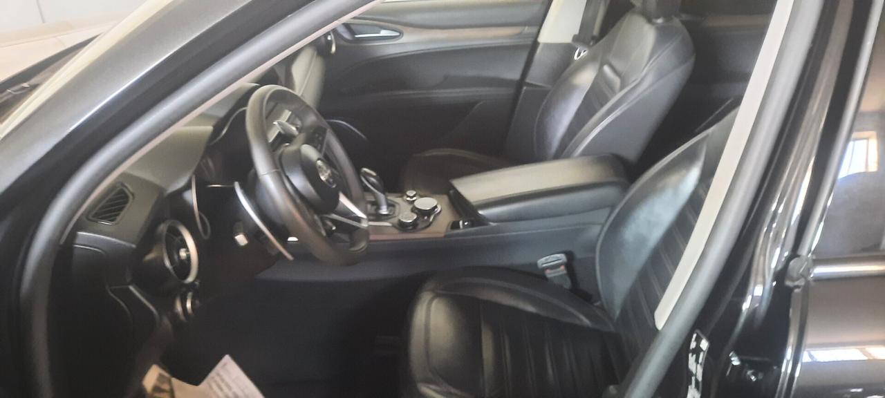 Alfa Romeo Stelvio 2.0 Turbo 280 CV AT8 Q4 Super