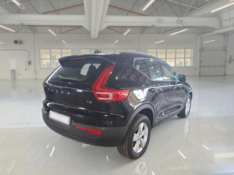 VOLVO XC40 T2 Momentum Core
