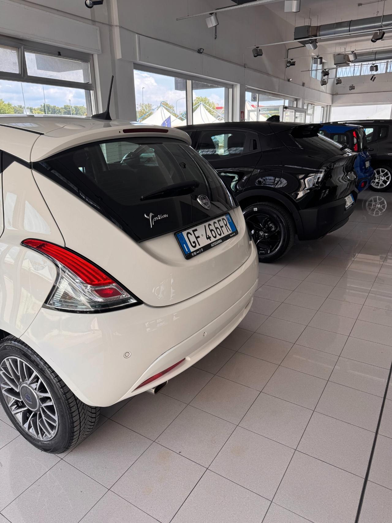 LANCIA YPSILON BZ - GPL FULL OPTIONAL IMPIANTO ORIGINALE CASA MADRE