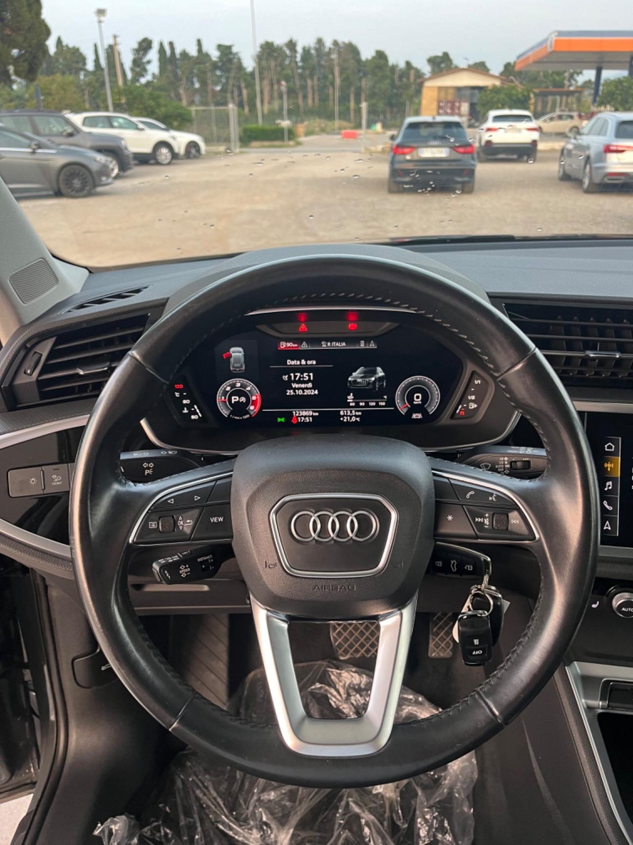 Audi Q3 40 TDI quattro S tronic Business Advanced