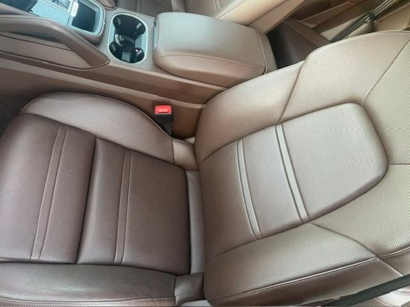 Porsche Cayenne 3.0 V6 E-Hybrid 462 CV