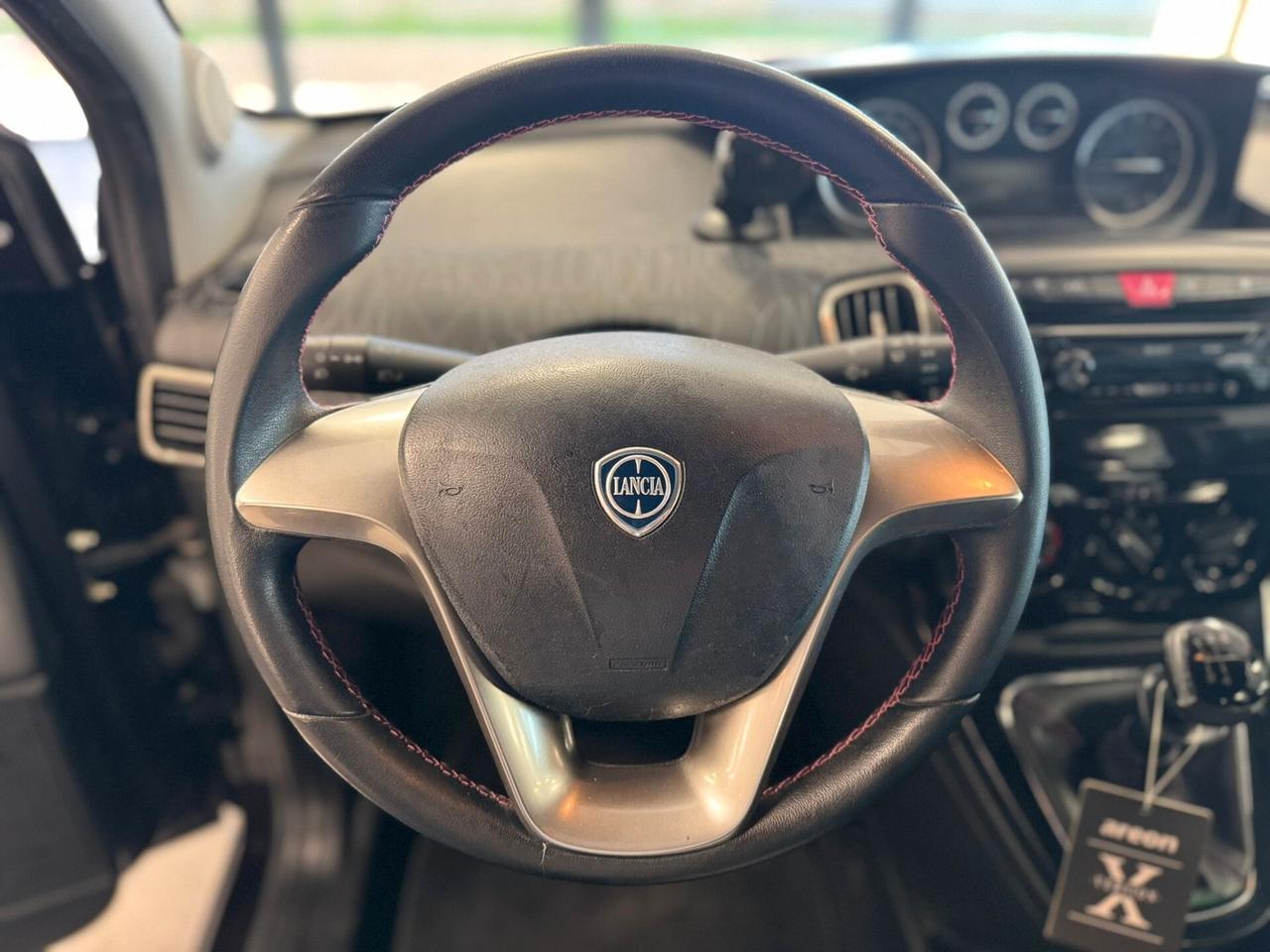 Lancia Ypsilon 1.2 69 CV 5 porte S&S Platinum