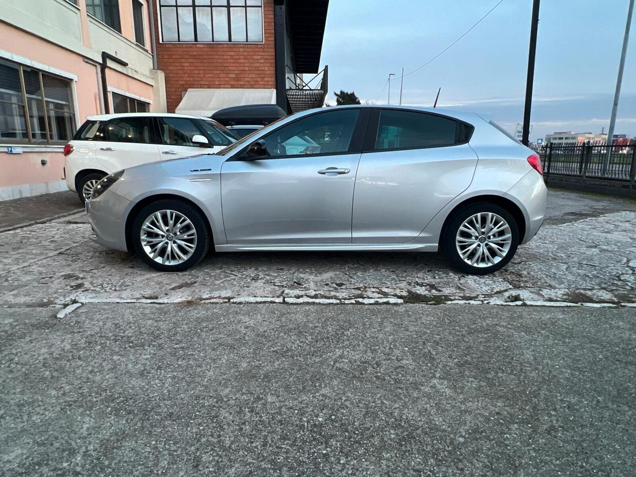 Alfa Romeo Giulietta 1.6 JTDm TCT 120 CV Super Pack sportivo Veloce