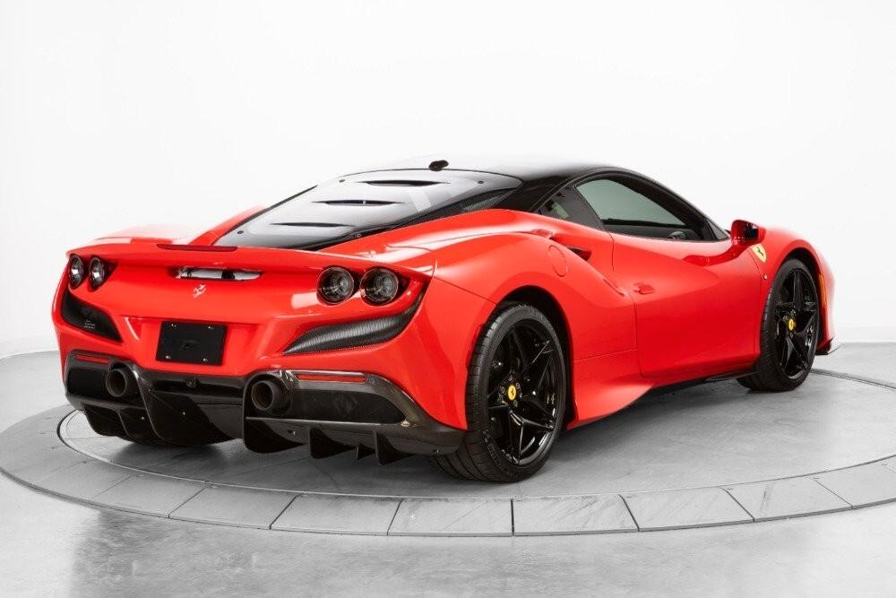 Ferrari F8 TRIBUTO LEASING FULL INCLUSIVE - NOLEGGIO LUNGO TERMINE