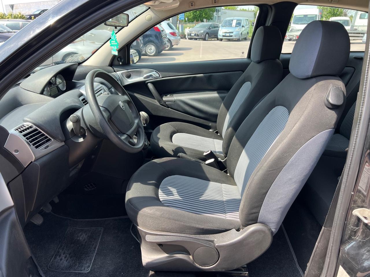 Lancia Ypsilon 1.2 Argento