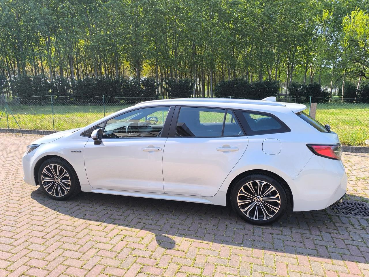 Toyota Corolla Touring Sports 2.0 Hybrid Business