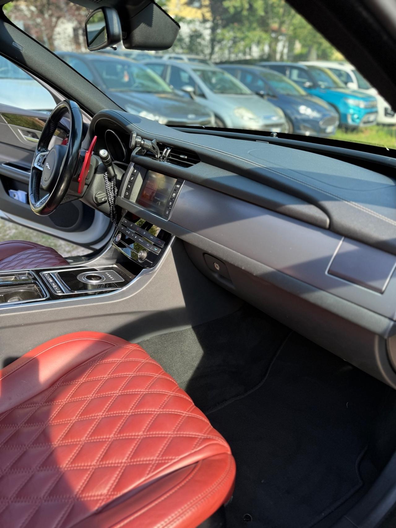 Jaguar XF 2.0 D 180 CV R-SPORT TETTO KMCERT GARANZ UNICOPR